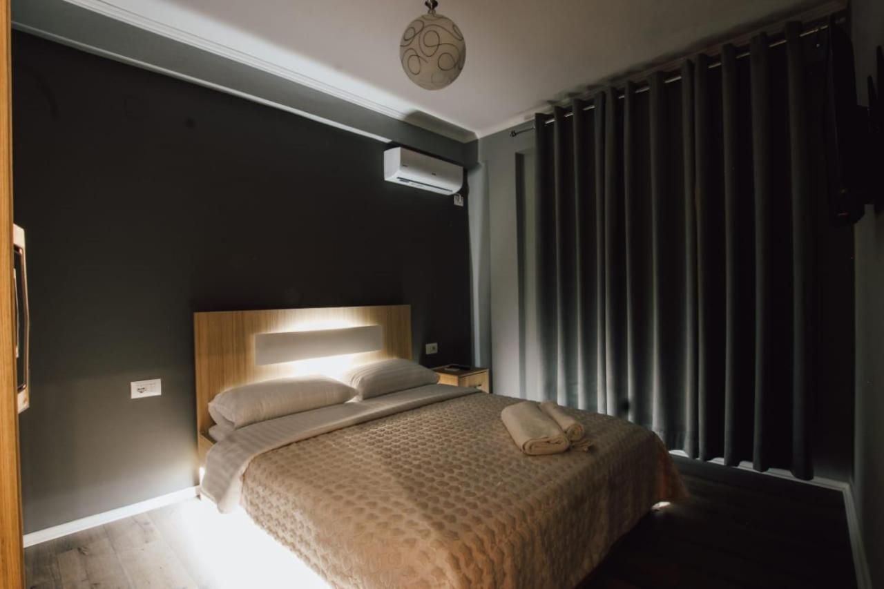 Gjirokastër Novs Apartment 1 מראה חיצוני תמונה