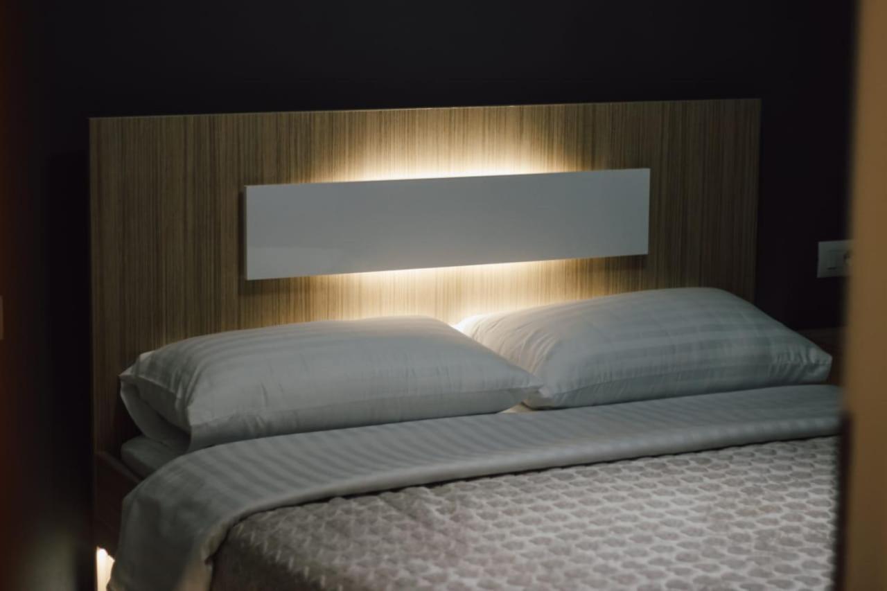 Gjirokastër Novs Apartment 1 מראה חיצוני תמונה