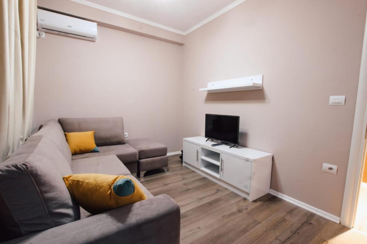 Gjirokastër Novs Apartment 1 מראה חיצוני תמונה