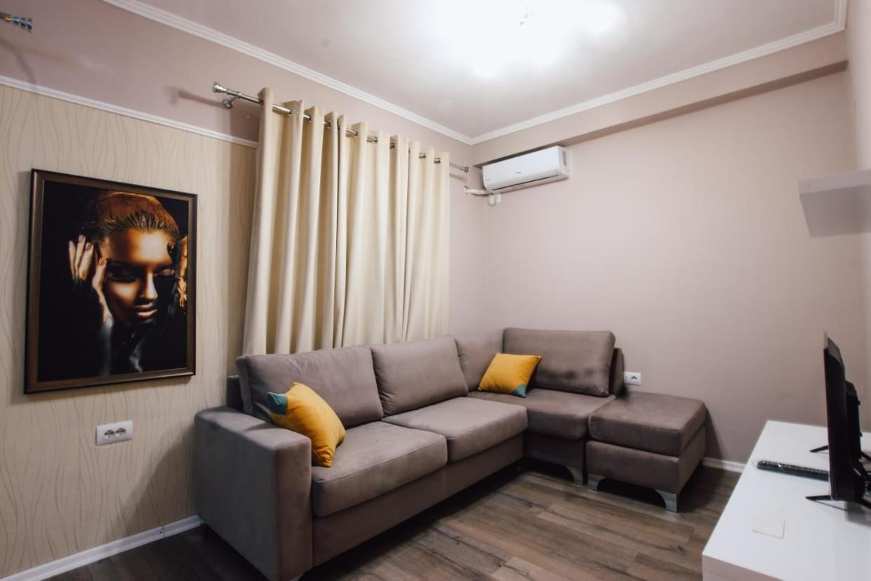 Gjirokastër Novs Apartment 1 מראה חיצוני תמונה