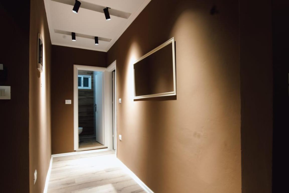 Gjirokastër Novs Apartment 1 מראה חיצוני תמונה
