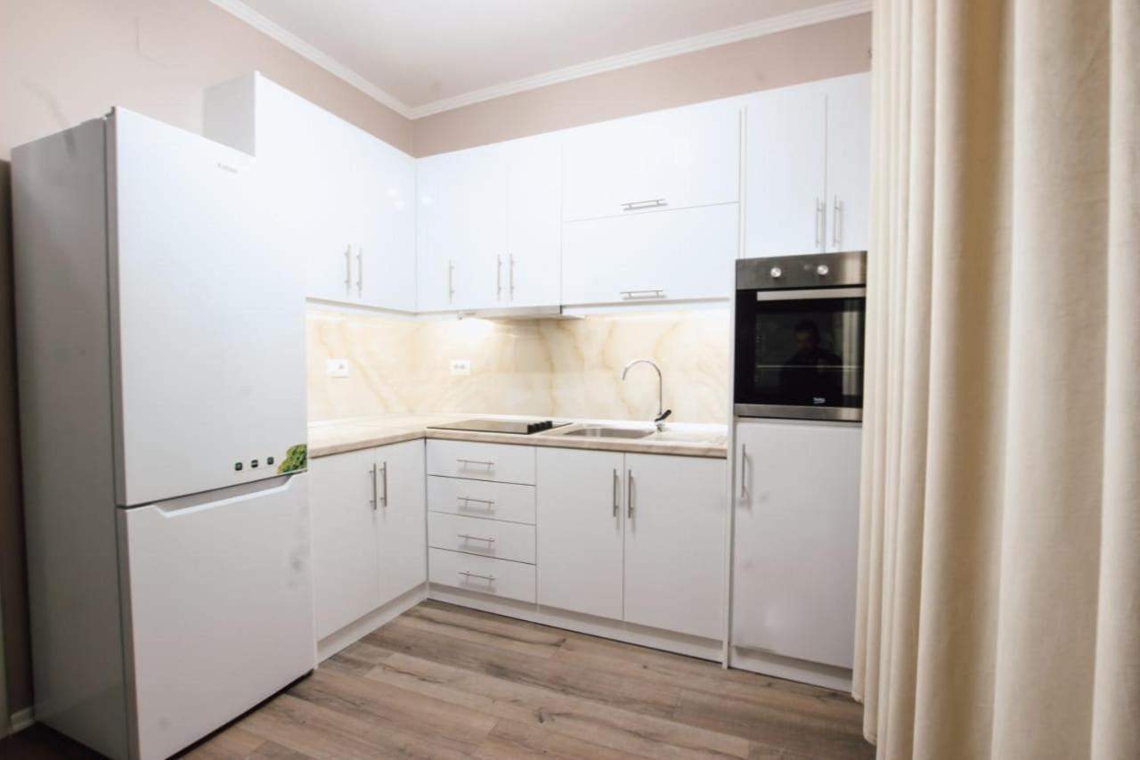 Gjirokastër Novs Apartment 1 מראה חיצוני תמונה