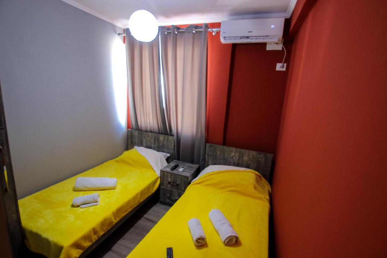 Gjirokastër Novs Apartment 1 מראה חיצוני תמונה